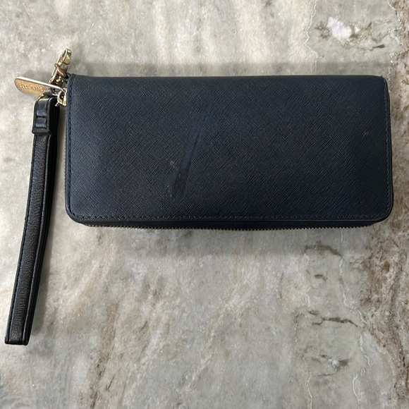 Michael Kors • Wristlet • Wallet - Picture 2 of 6